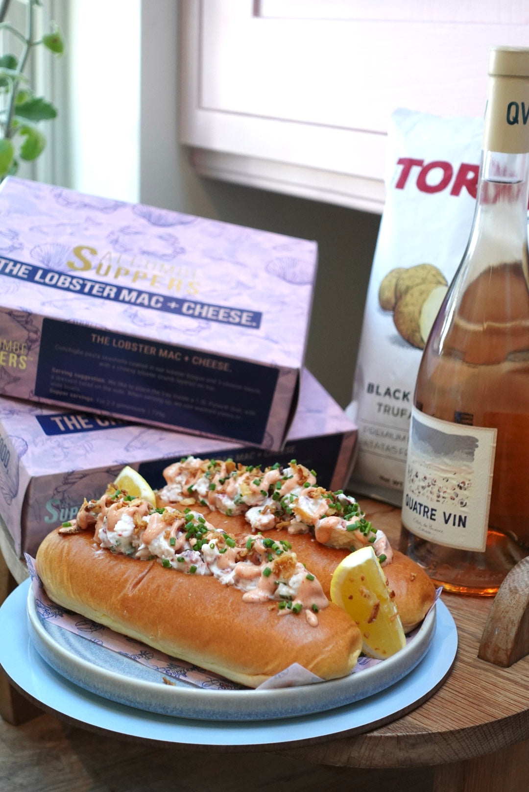 THE LOBSTER ROLL SUPPER BOX.
